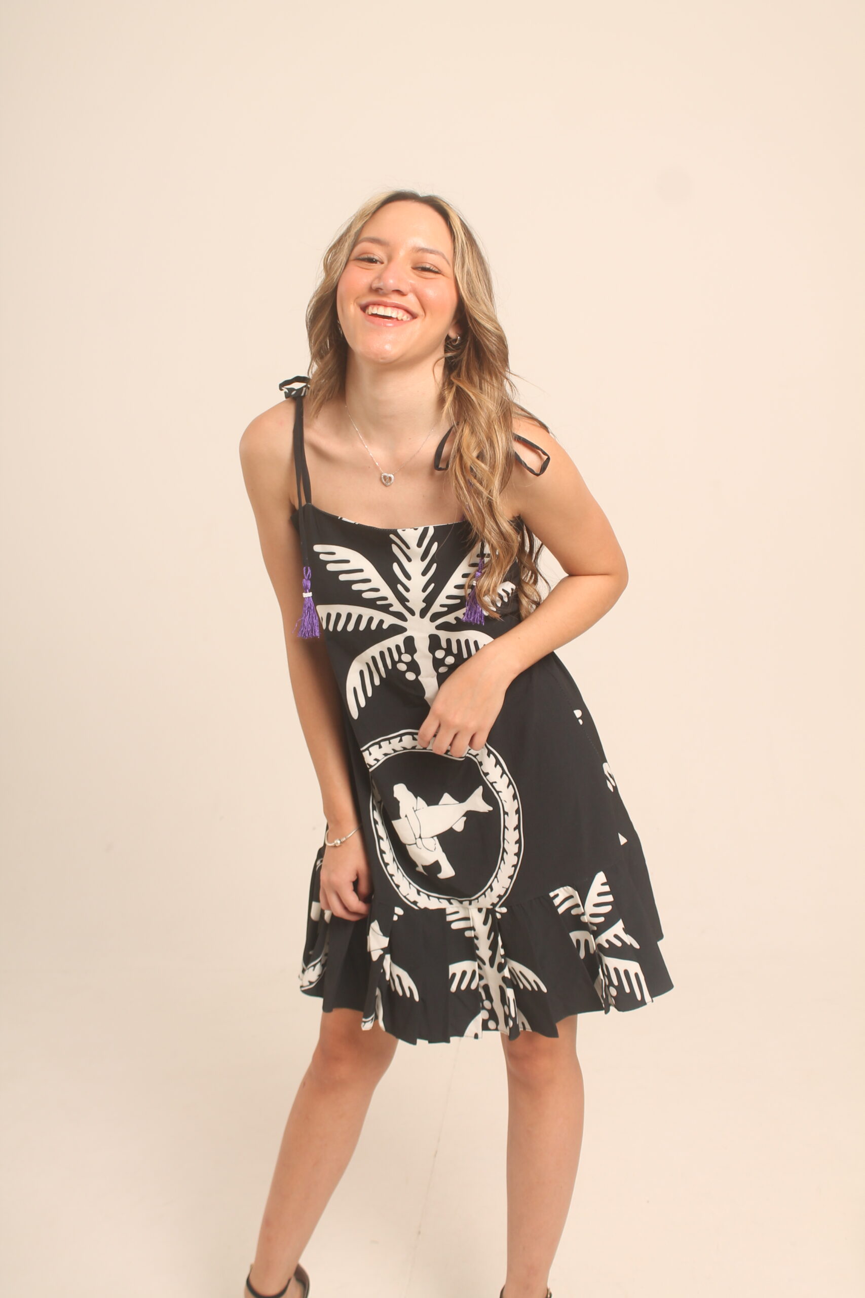 vista general de producto macondo dress negro